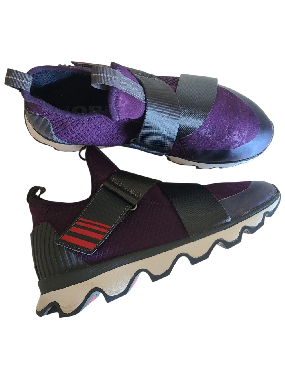 sorel kinetic knit sneaker with scalloped sole stretch straps dark plum 7.5